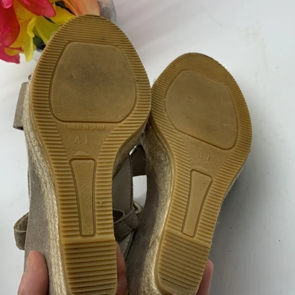 Bette Mueller Taupe suede Wedge Sandals Sz EU 41. MCW0663D